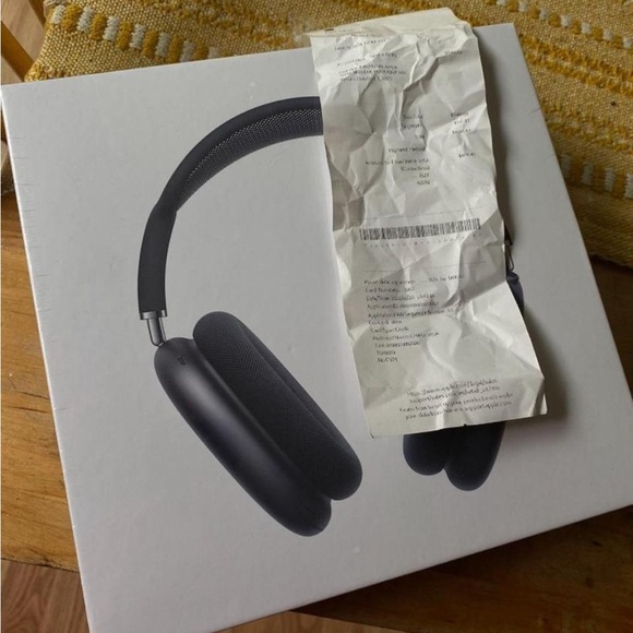 Stylish Wireless Headphones in Multiple Colors